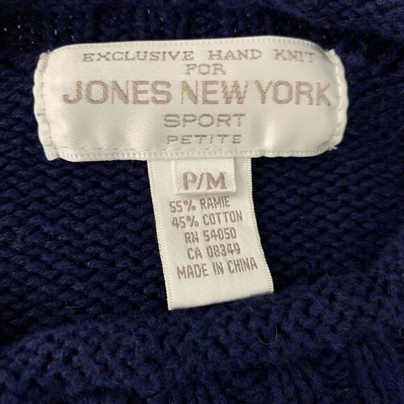 Vintage Jones New York Hand Knit Sweater M Petite Blue Reindeer Pullover - Picture 6 of 6